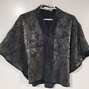 Elegant Black Floral Women's Cropped Kimono Top